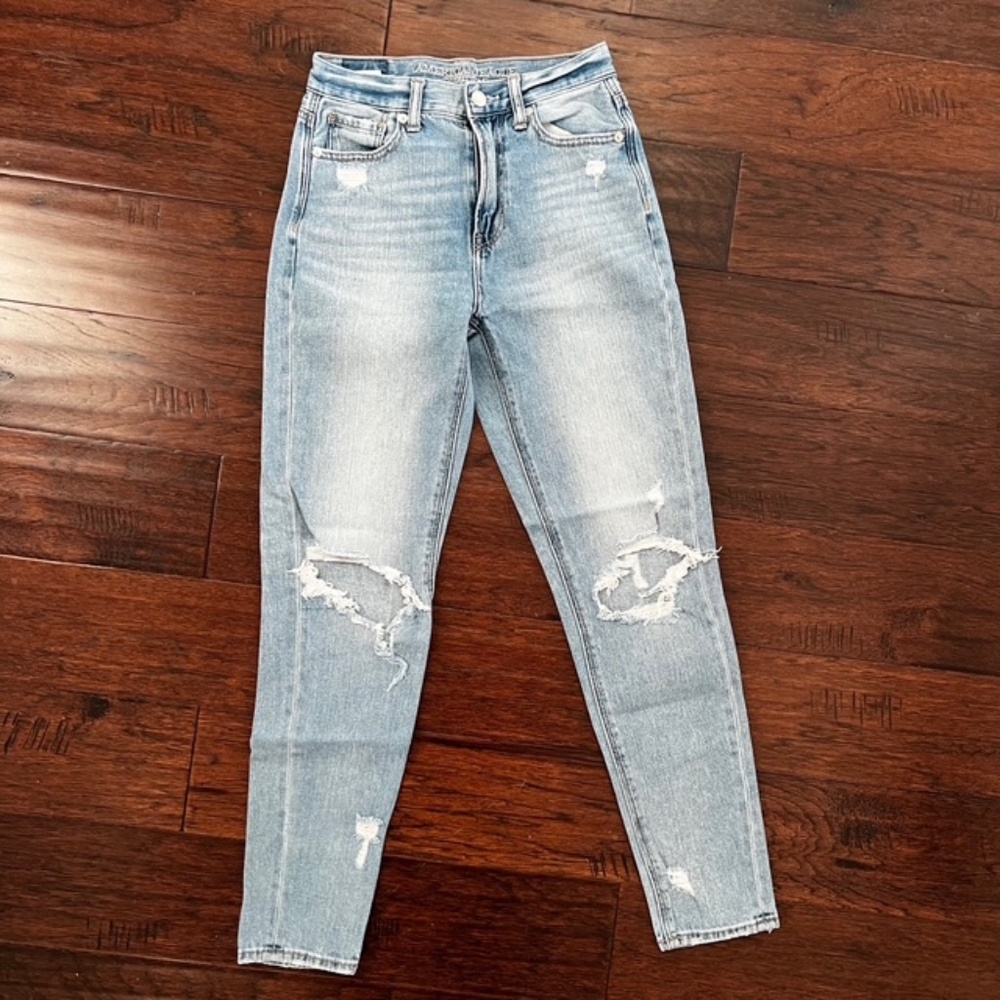 American Eagle Mom Jean Blue Distressed Light Denim Jeans Size 00 Regular